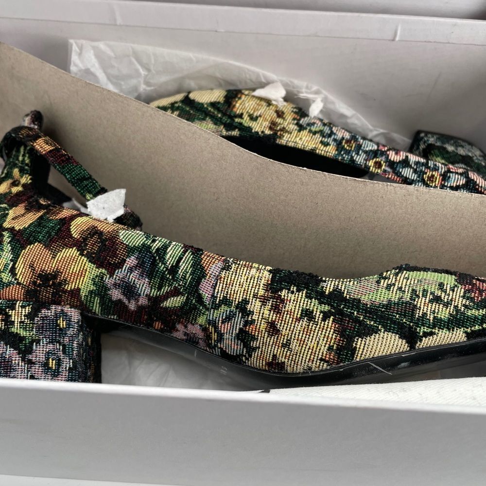 New SANDRO Paris Elise Floral Print Pumps Shoes Size 40 Black with straps - Picture 11 of 12